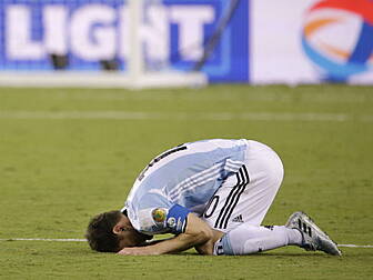 Lionel Messi says he'll re...